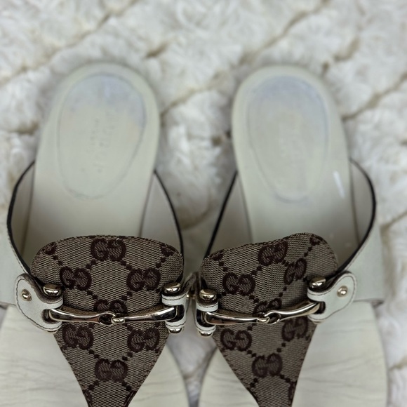Gucci White and Brown Designer Sandals with Monogram Size 7 1/2 - Picture 4 of 13